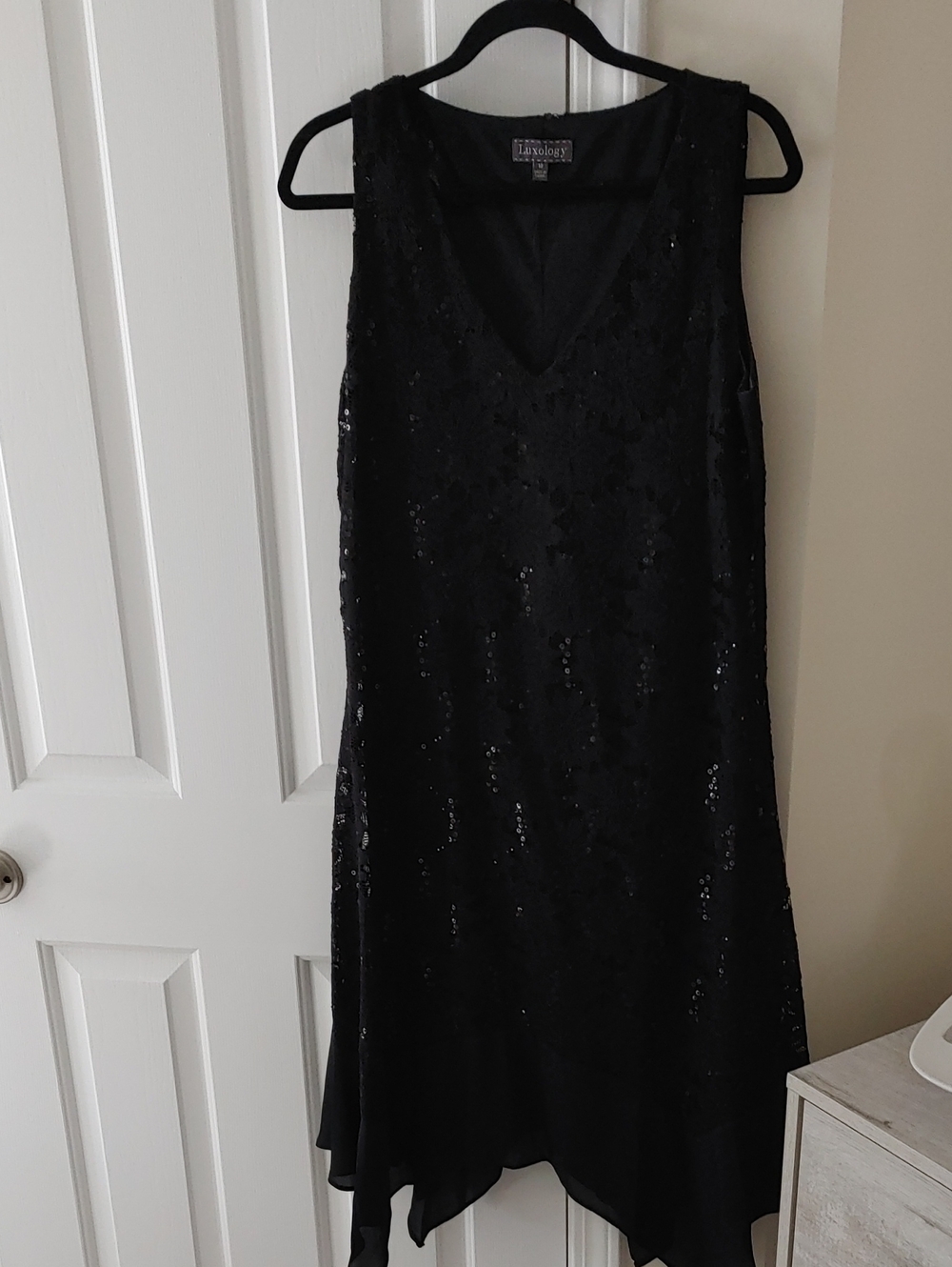 Luxology Black Sequin V-Neck Shift Dress